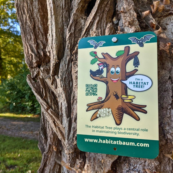 Habitattree sign (international)